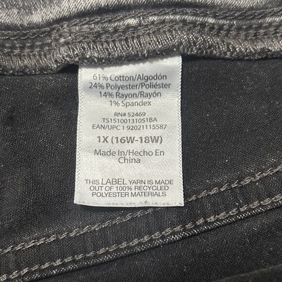 Terra & Sky Women's 1X Pull On Faded Black Capri Jeans Rocker Rockabilly Sexy - Picture 5 of 9